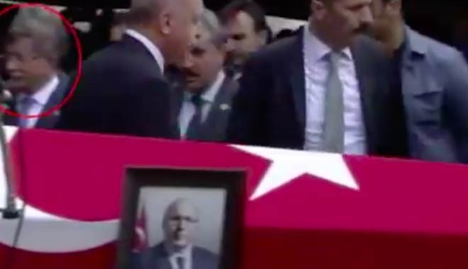 Erdoğan, Davutoğlu’nu böyle teğet geçti